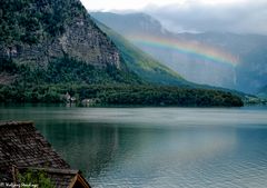 Regenbogen über dem Hallstätter See 