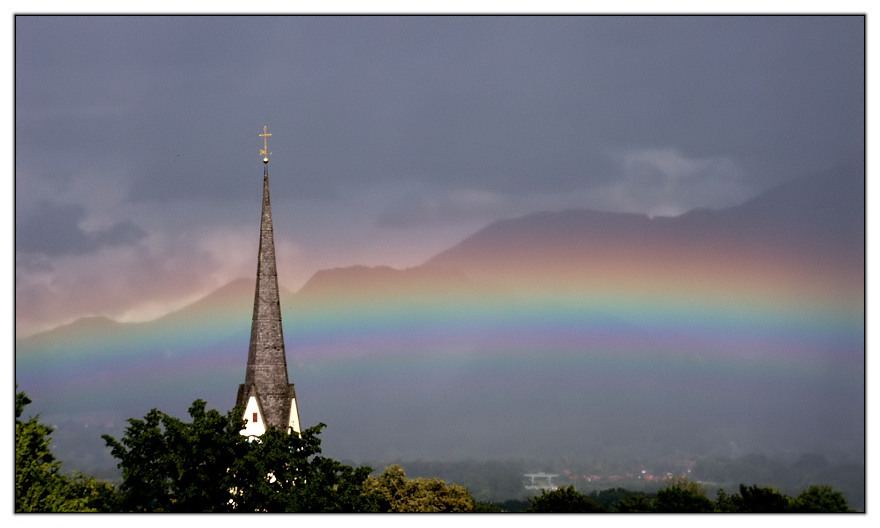 Regenbogen über dem Inntal