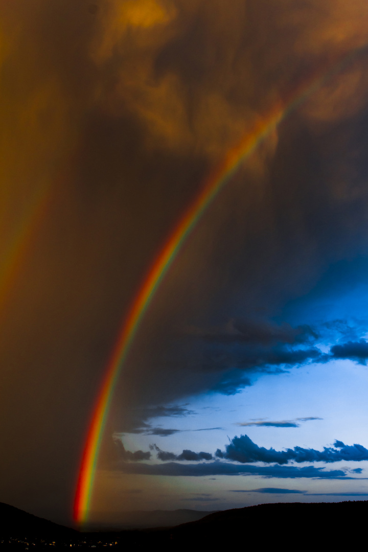 Regenbogen über dem Kellerwald