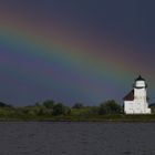 Regenbogen über dem Leuchtturm Julssand, Niederelbe