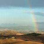 *Regenbogen über dem Val d´Orcia*