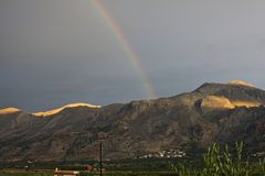 Regenbogen über den Lefka Ori