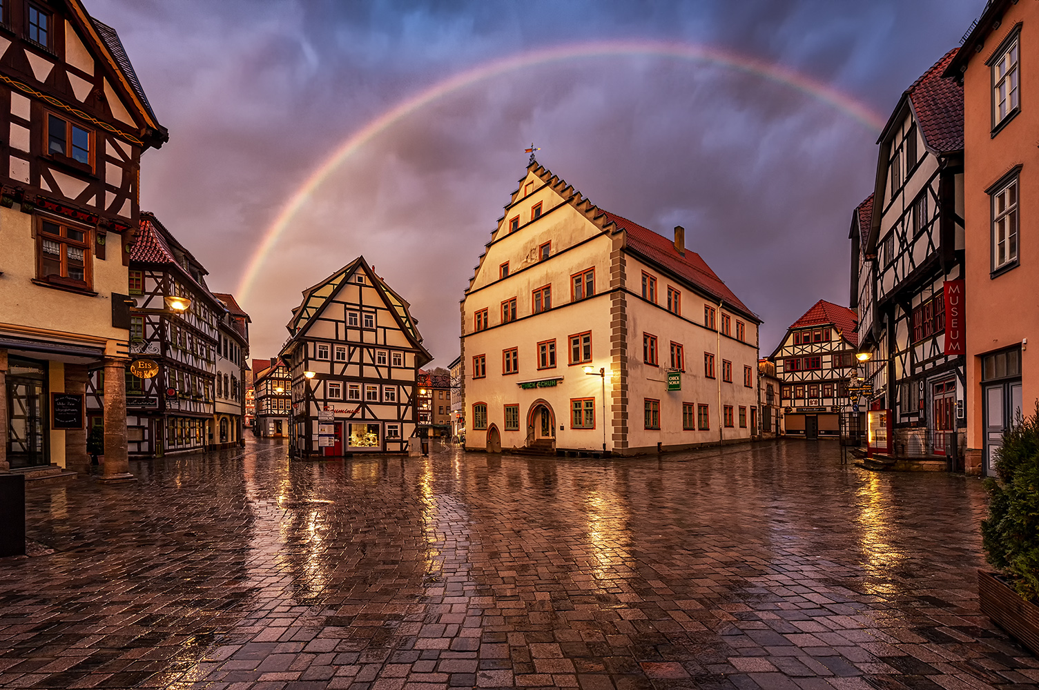 regenbogen über der altstadt 