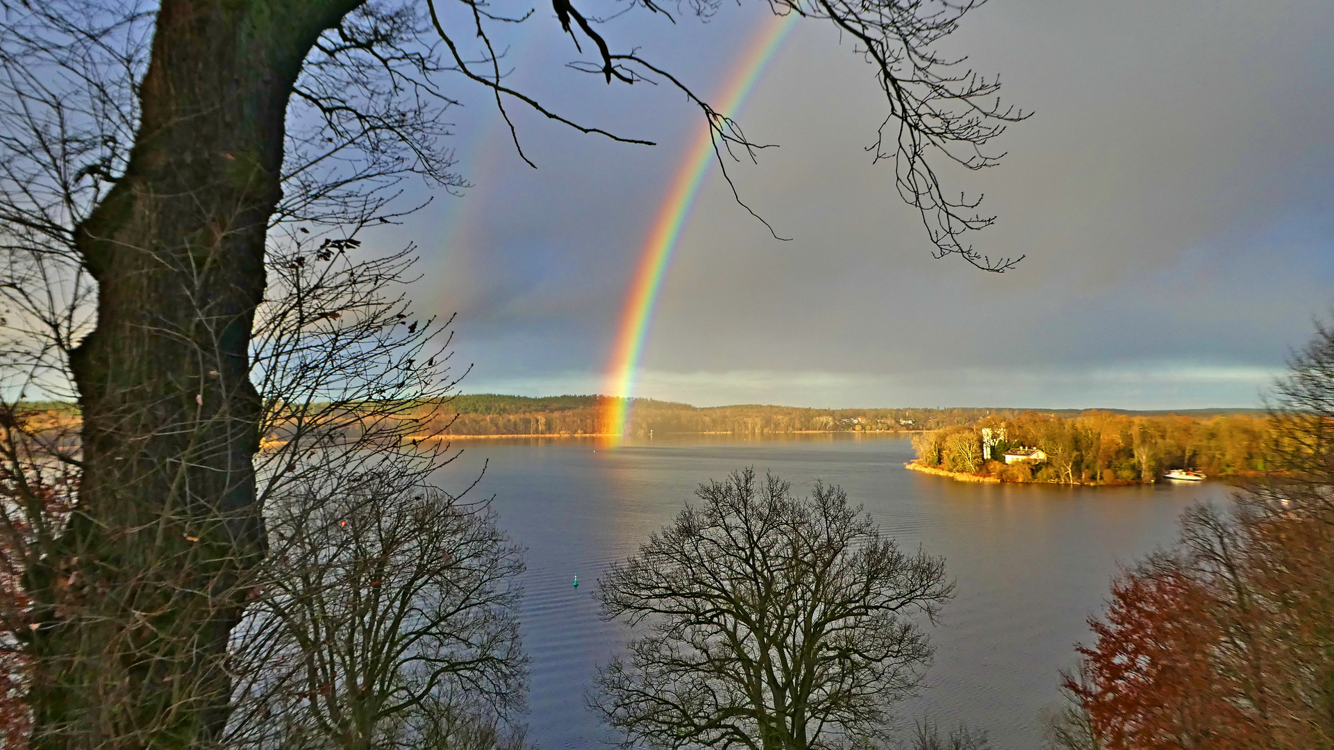 Regenbogen über der Havel vor Berlin-Nikolskoe