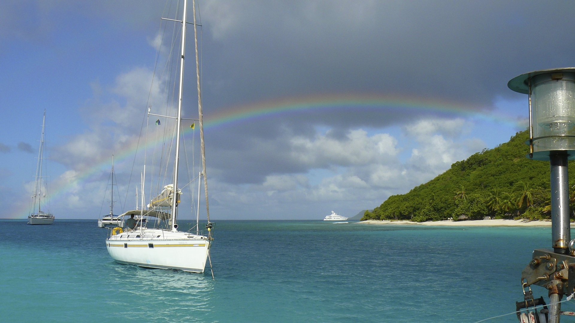 Regenbogen über der Karibik