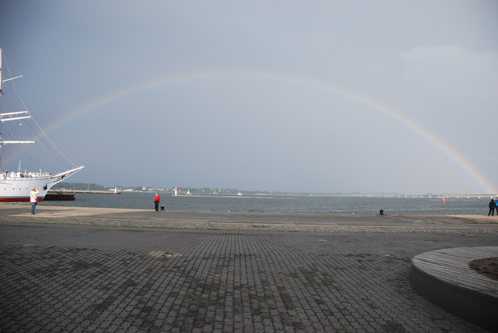 Regenbogen über der Ostsee