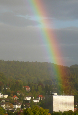 Regenbogen über der UB Marburg