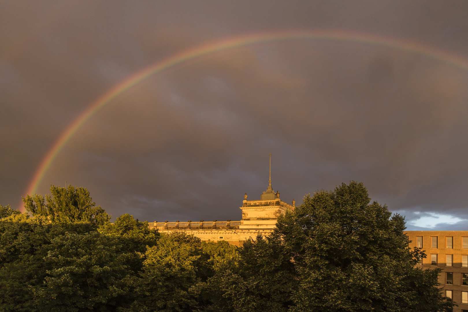 Regenbogen über Dresden