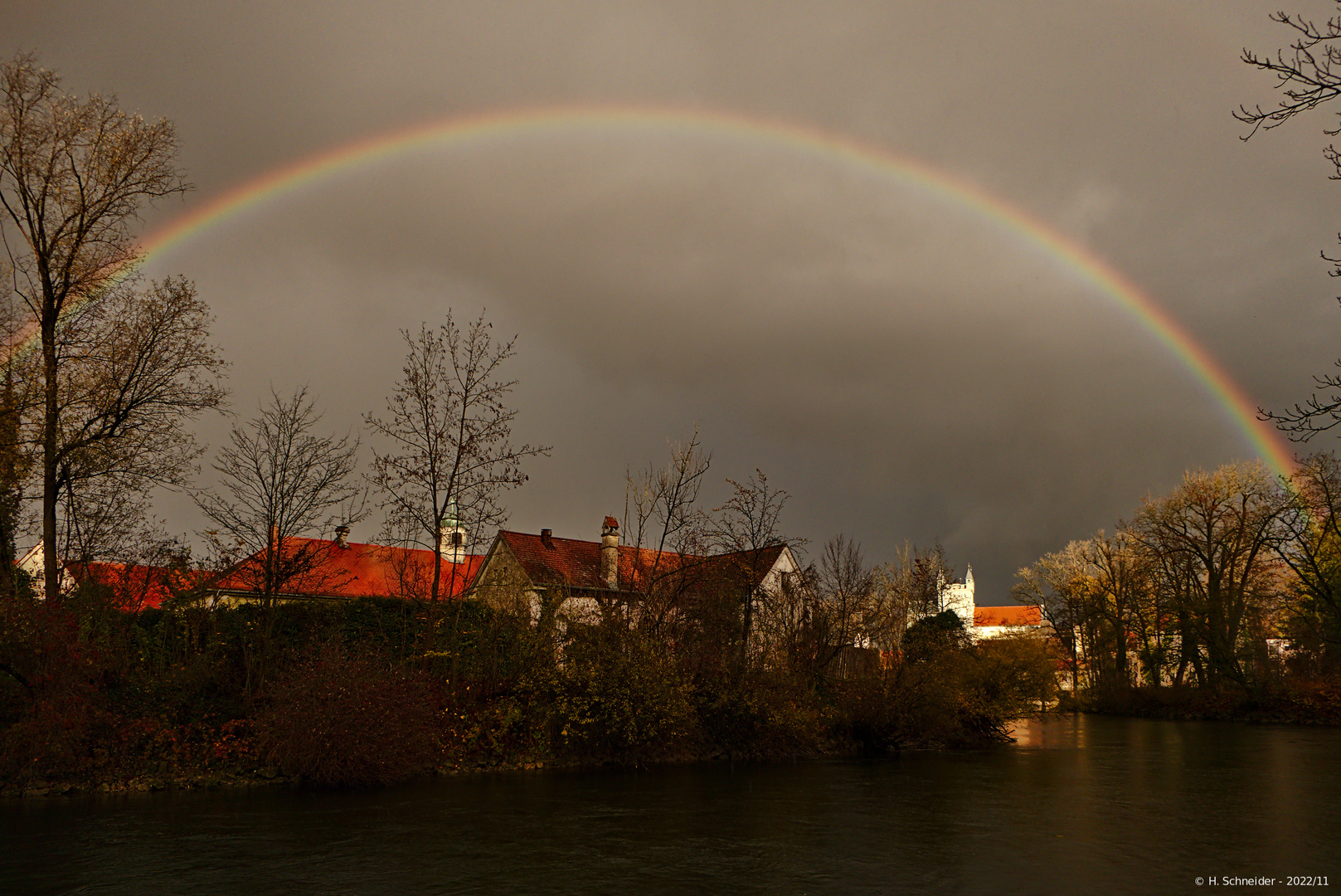 Regenbogen über Fürstenfeldbruck