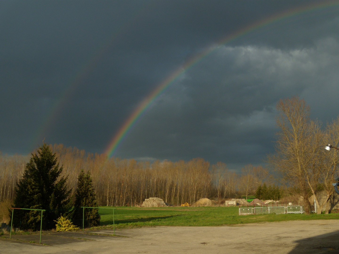 Regenbogen über Großstolpen