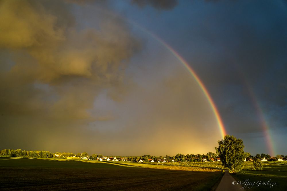 Regenbogen über Hebertshausen