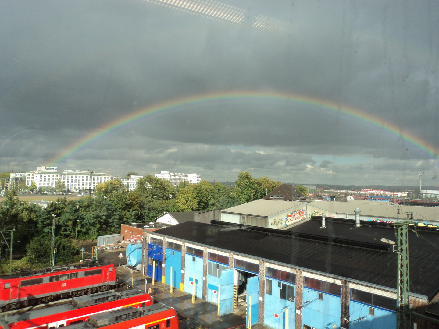 Regenbogen über Köln