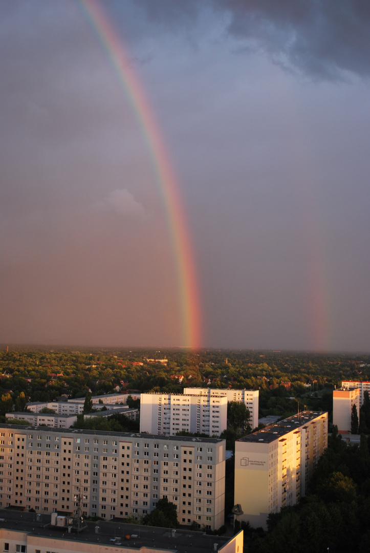 Regenbogen über Marzahn