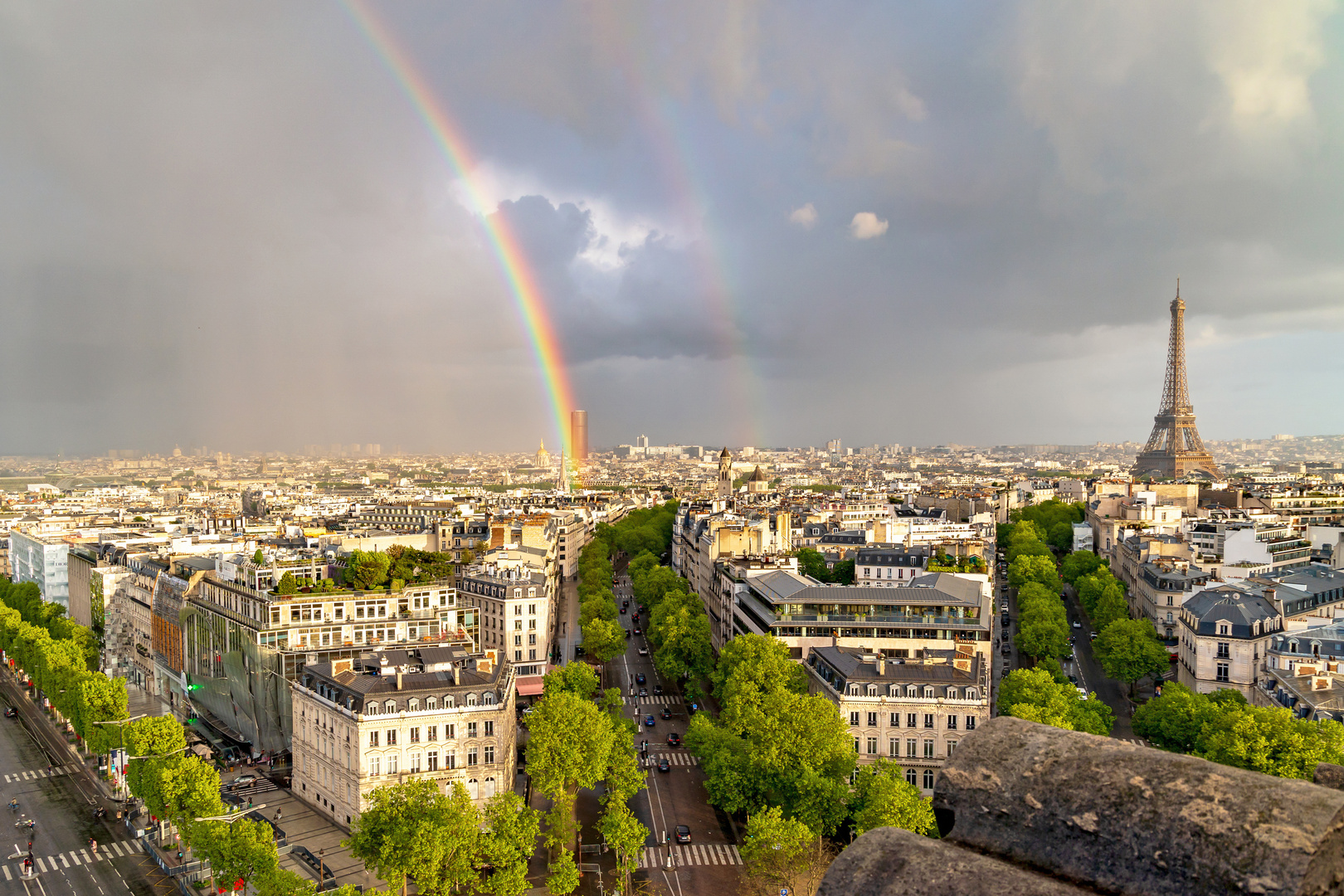 Regenbogen über Montparnasse