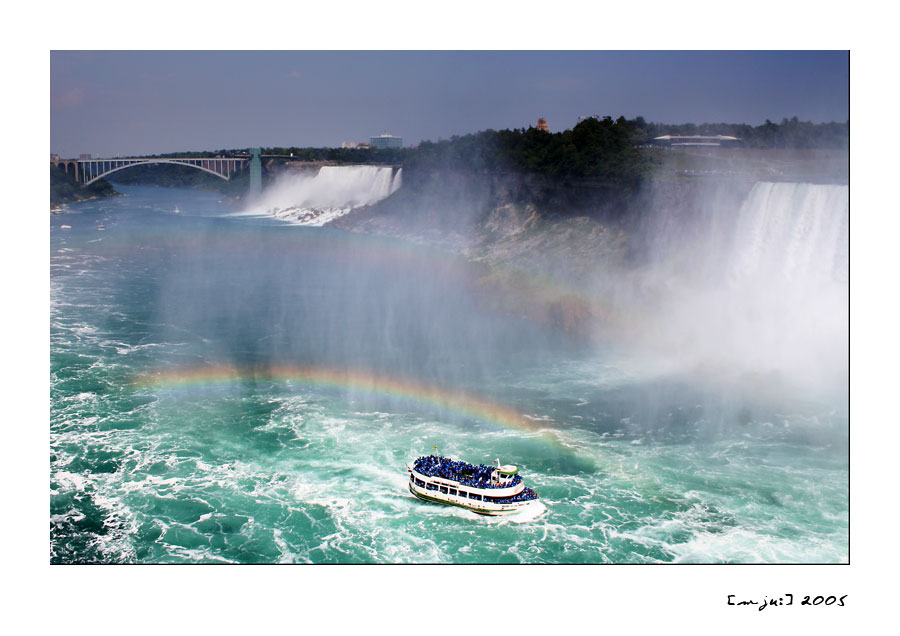 Regenbogen über Niagara Falls