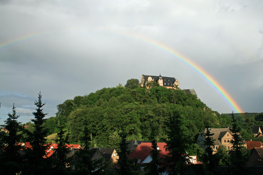 Regenbogen über Schloß Könitz/ Thüringen