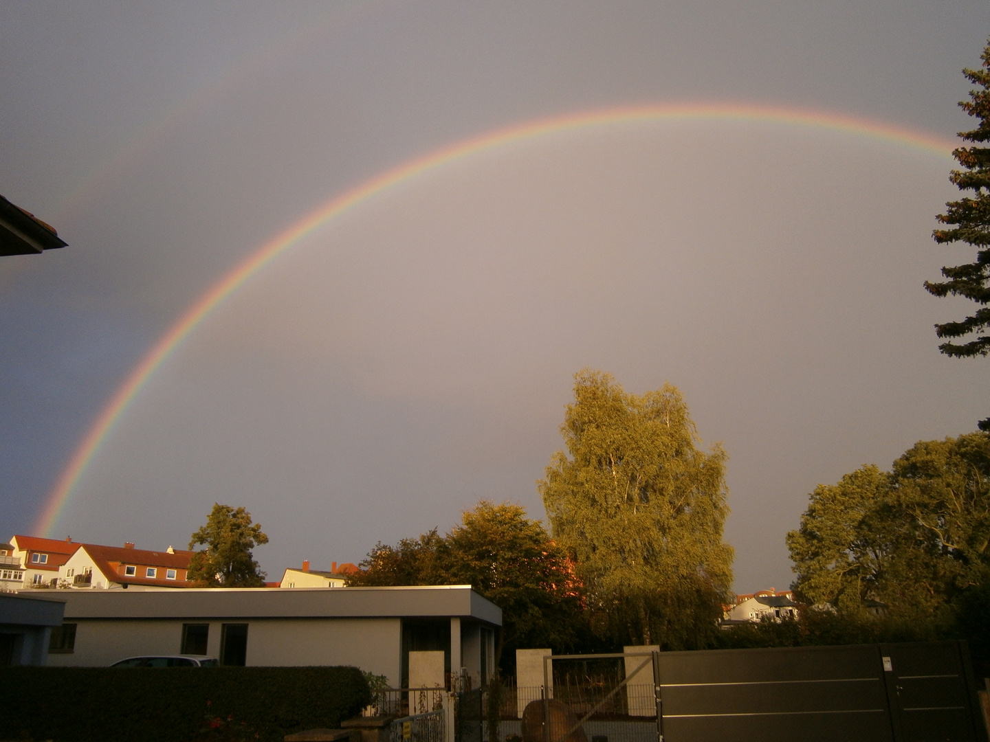 Regenbogen über Stralsund