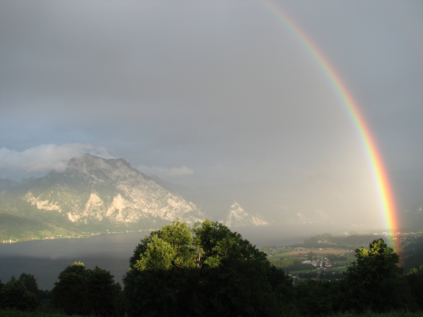 Regenbogen über Traunsee