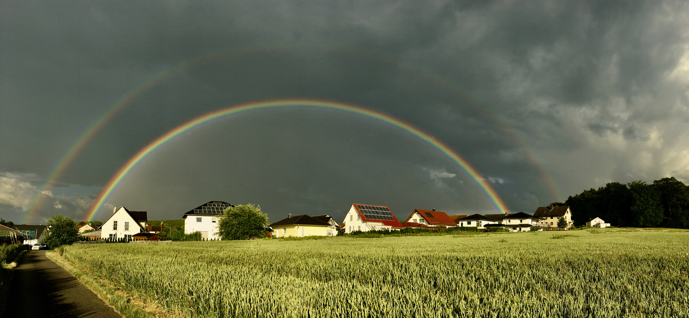 Regenbogen über Wetterburg am Twistesee