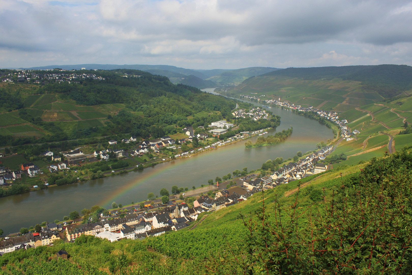 Regenbogen über Zell (Mosel)