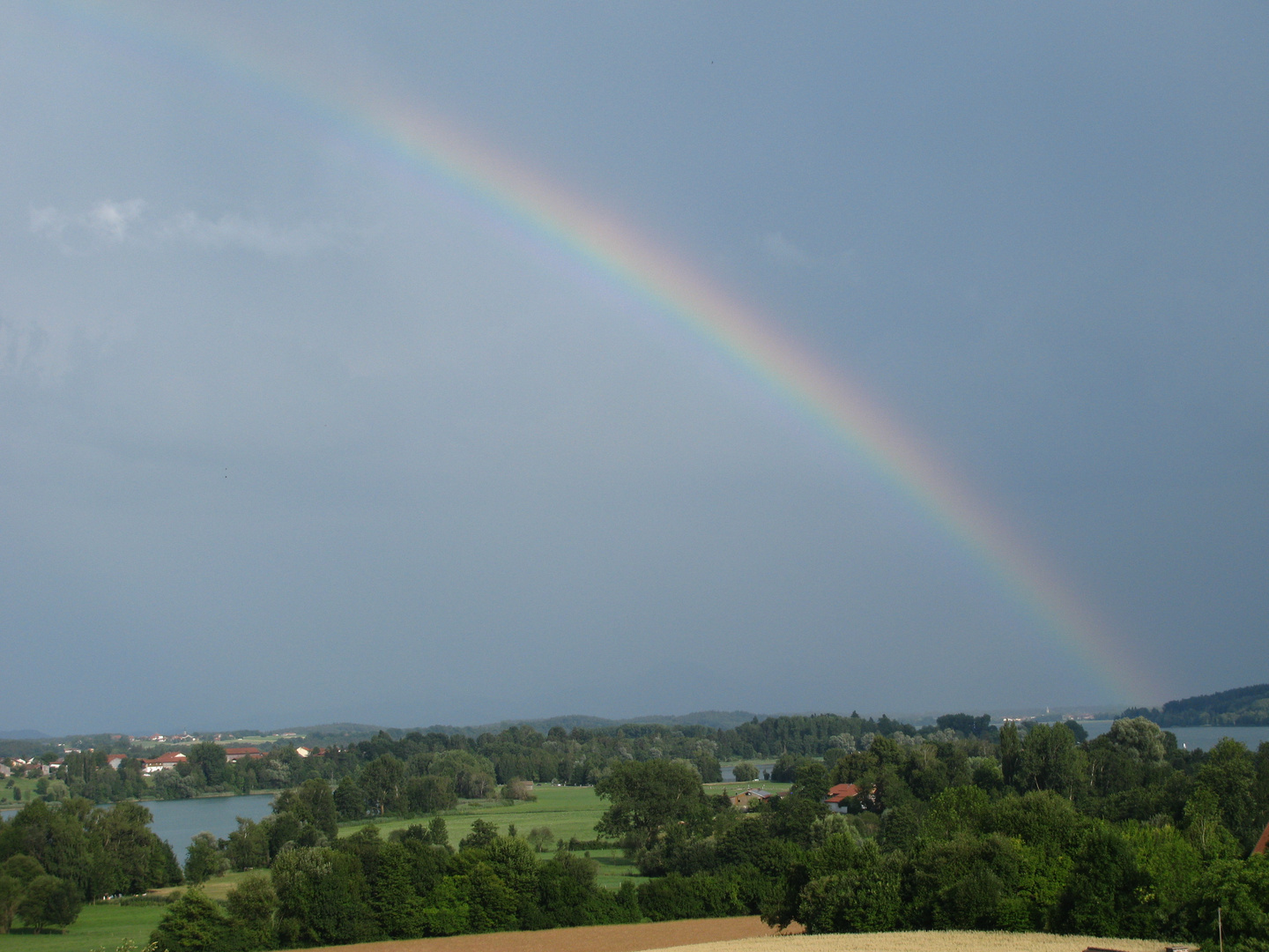 Regenbogen überm Tachinger See