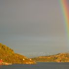 Regenbogen um Mitternacht auf Kvaløya (Westspitze)