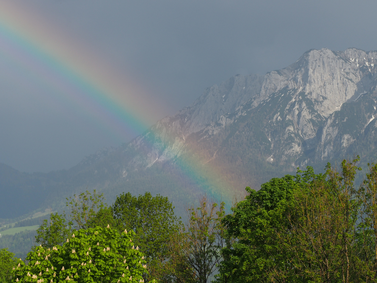 Regenbogen vorm Kaiser