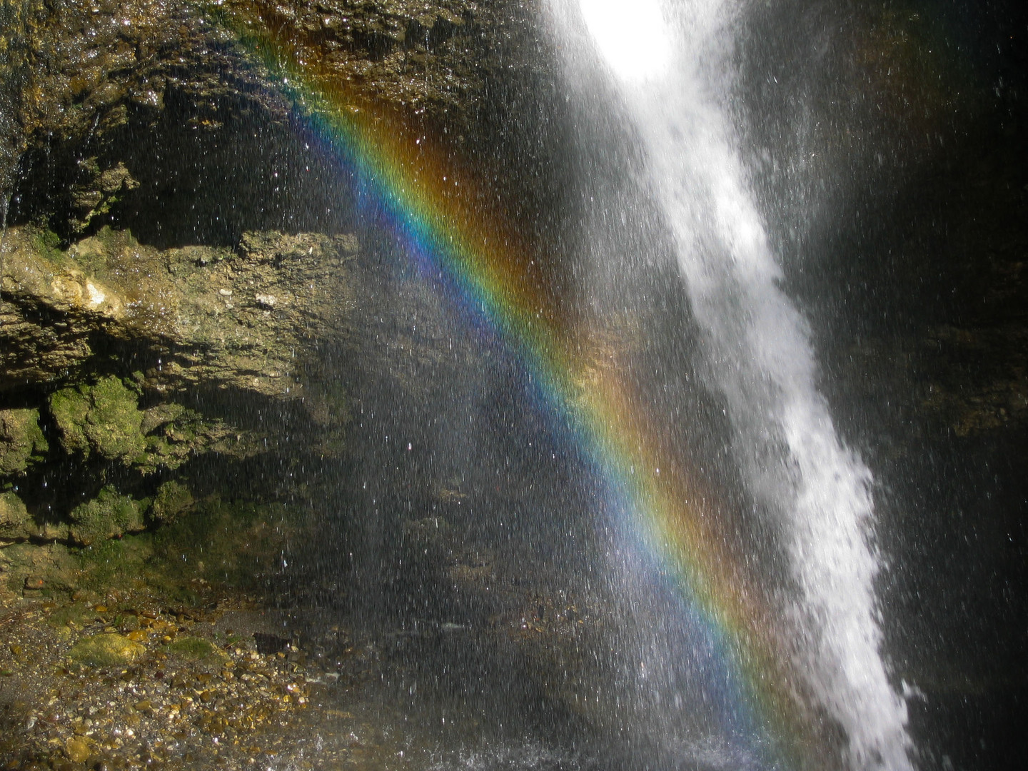 Regenbogen-Wasserfall