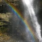 Regenbogen-Wasserfall