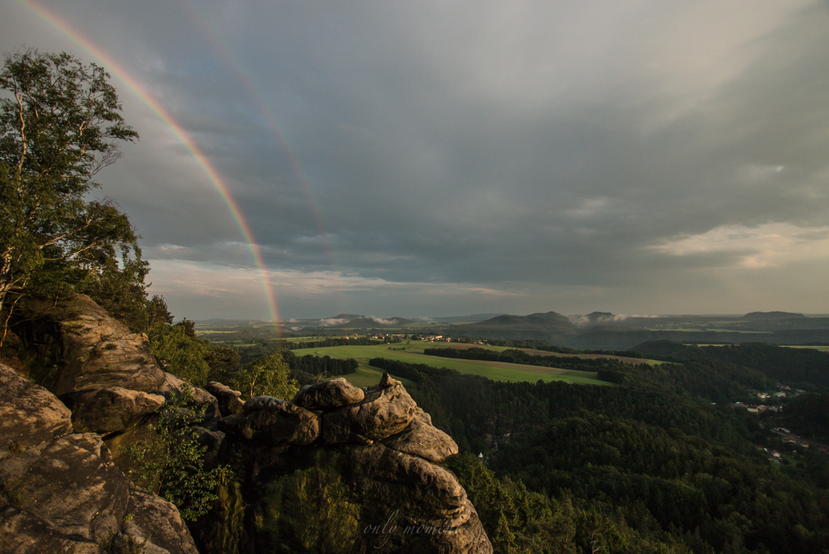 Regenbogen zum Sonnenuntergang