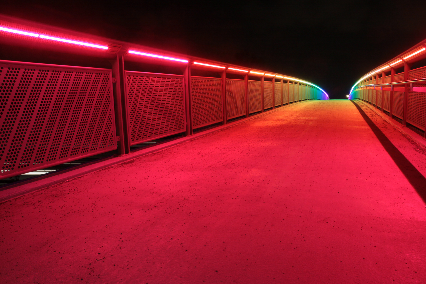 Regenbogenbrücke über die A40, Dortmund 2