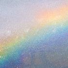 Regenbogenfarben auf einer Wasserwand (2018)