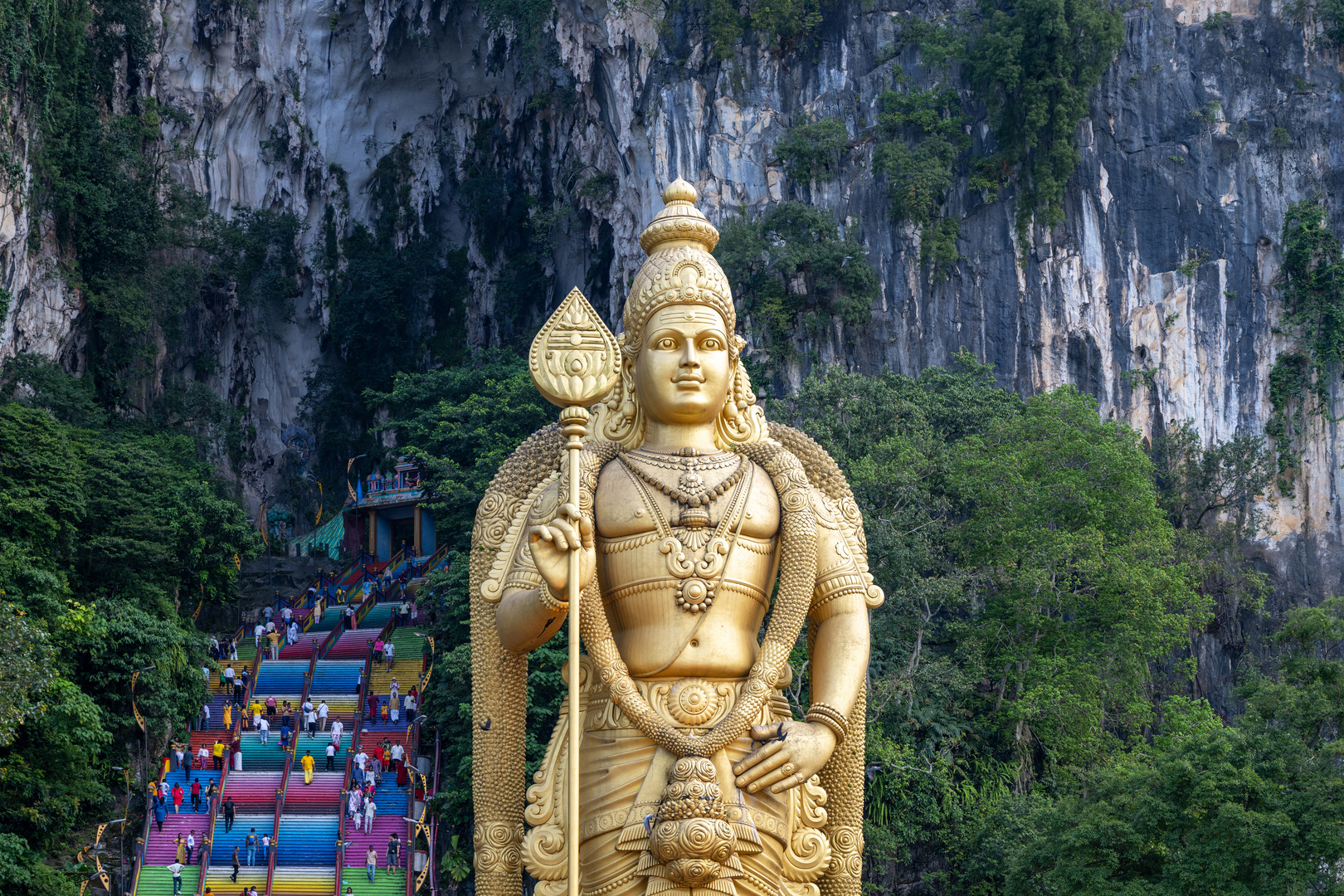 Regenbogentreppe und Gott Murugan