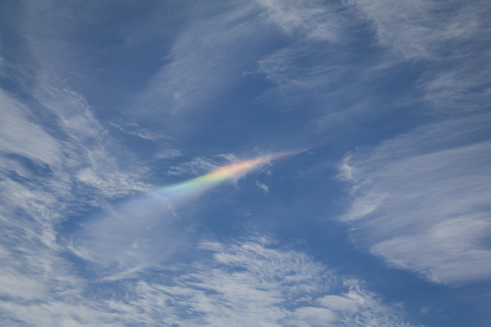 Regenbogenwolke