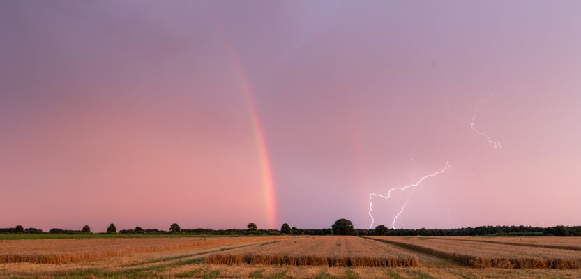 Regenbogie und Blitz  ... 