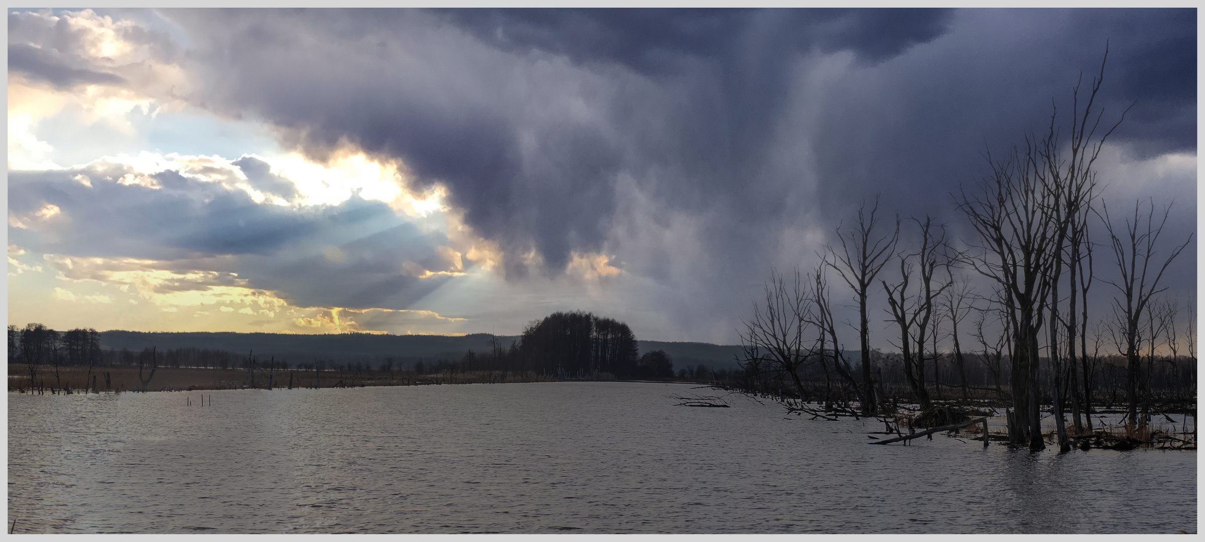 Regenfront am Galenbecker See