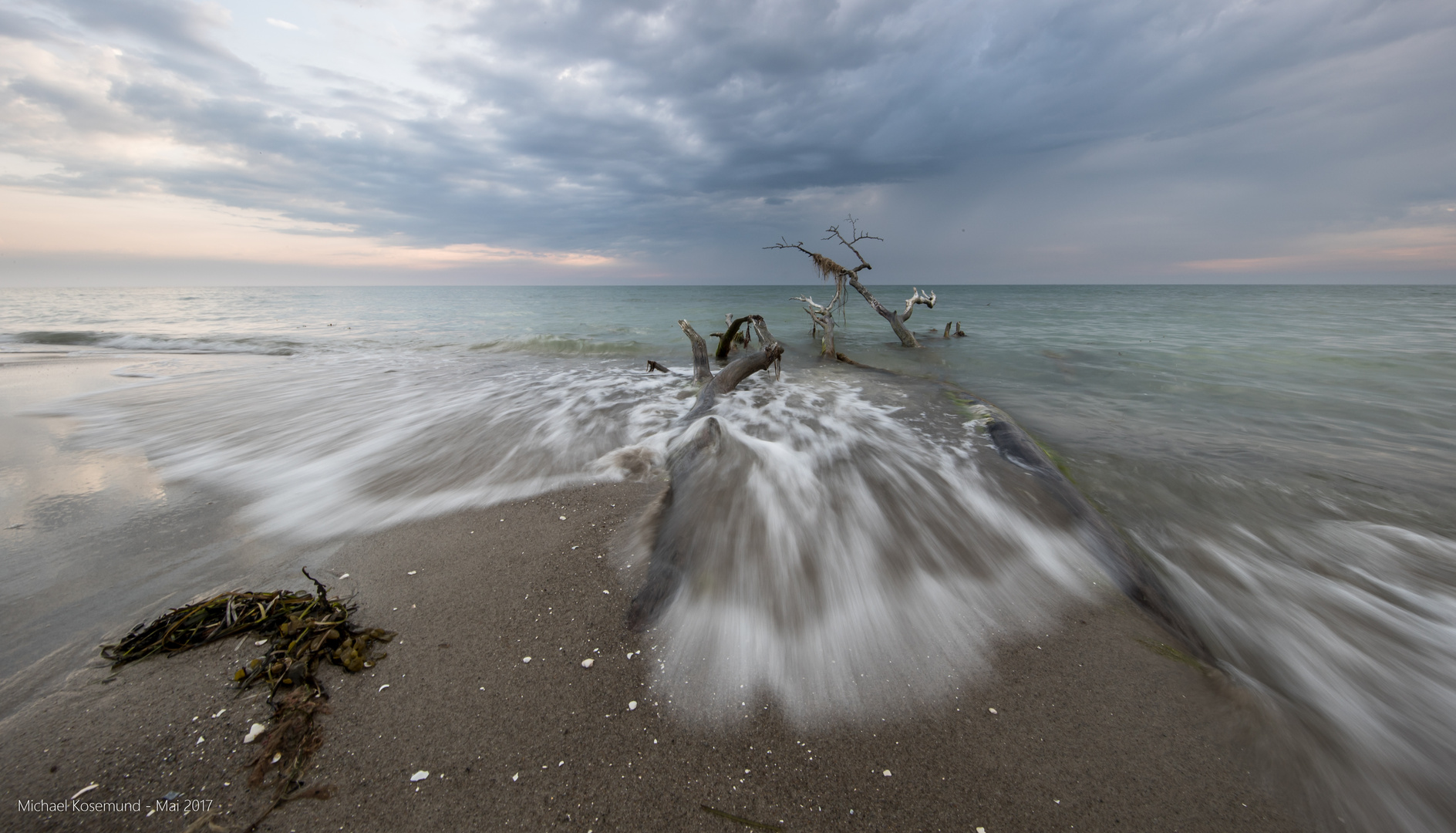 Regenfront in Langzeit-Aufnahme