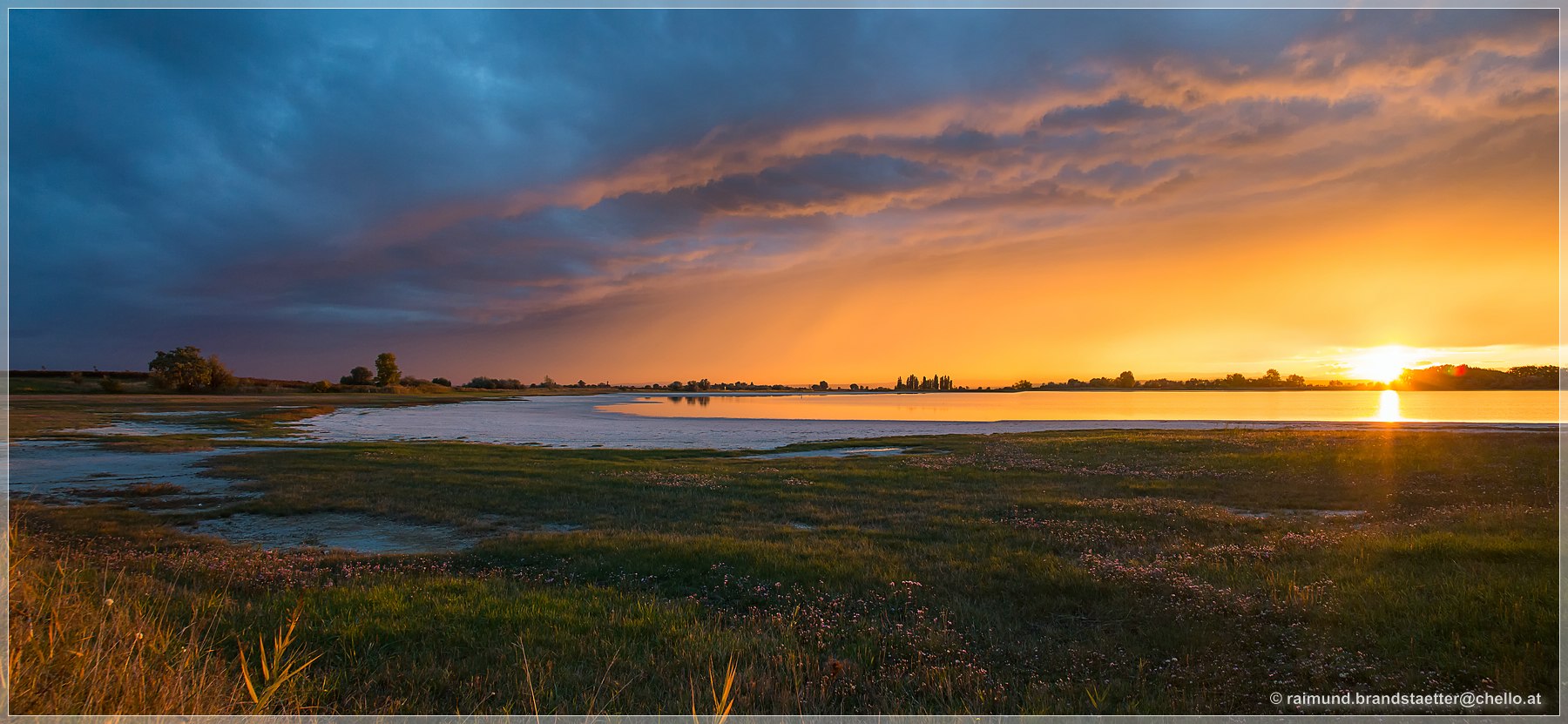 Regenfront trifft Sonnenuntergang