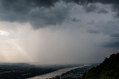 Regenfront über Bonn