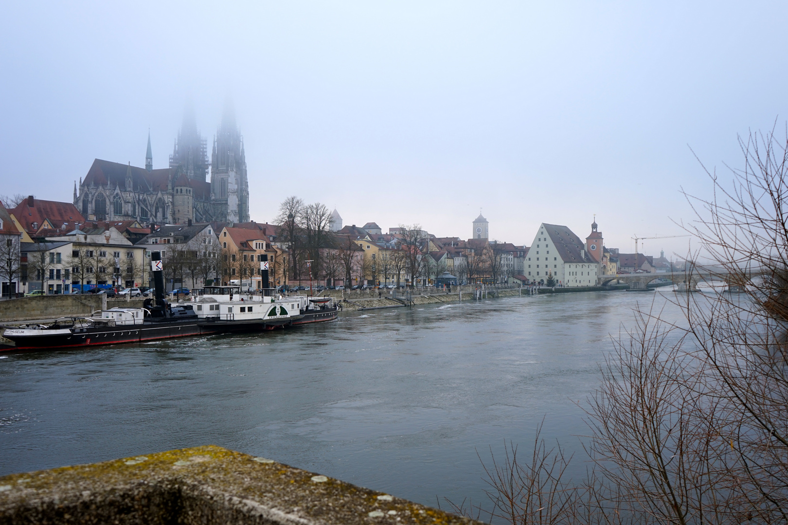 Regensburg im Nebel