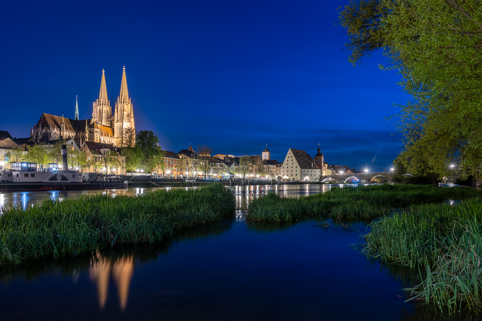 Regensburg in der blauen Stunde