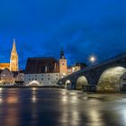 Regensburg in der blauen Stunde