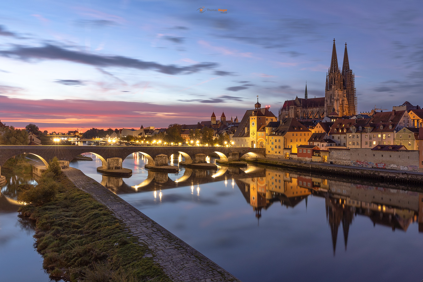 Regensburg kurz vor Sonnenaufgang