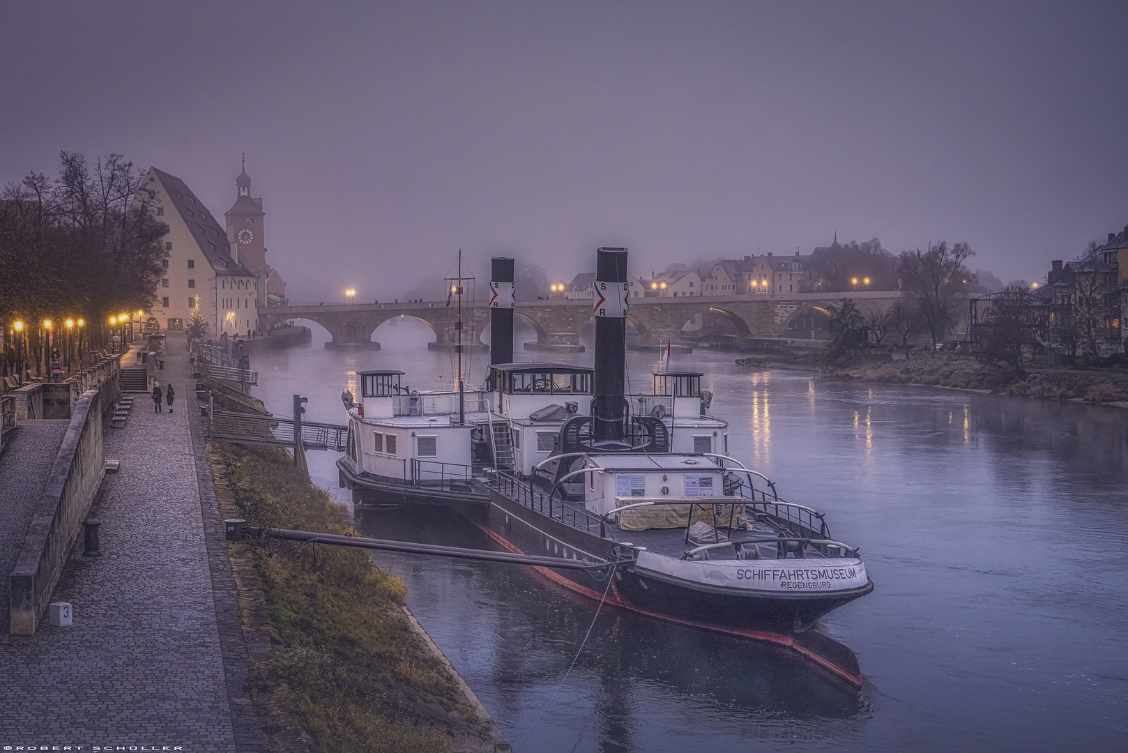 Regensburg, Nebelstimmung an der Donau.