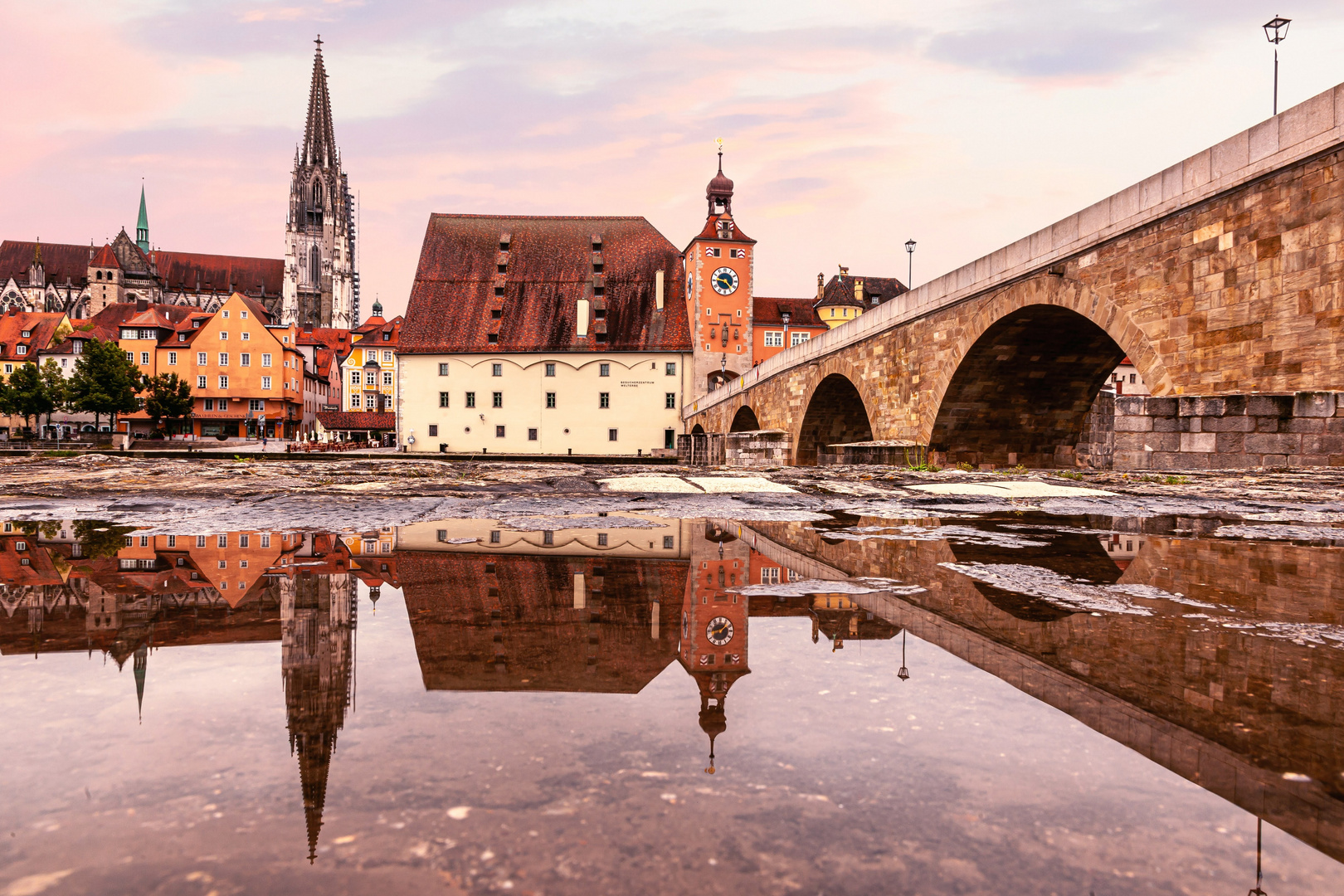 Regensburg, Salzstadl & Steinerne Brücke