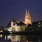 Regensburg Steinerne Brücke mit Salzstadel und Dom