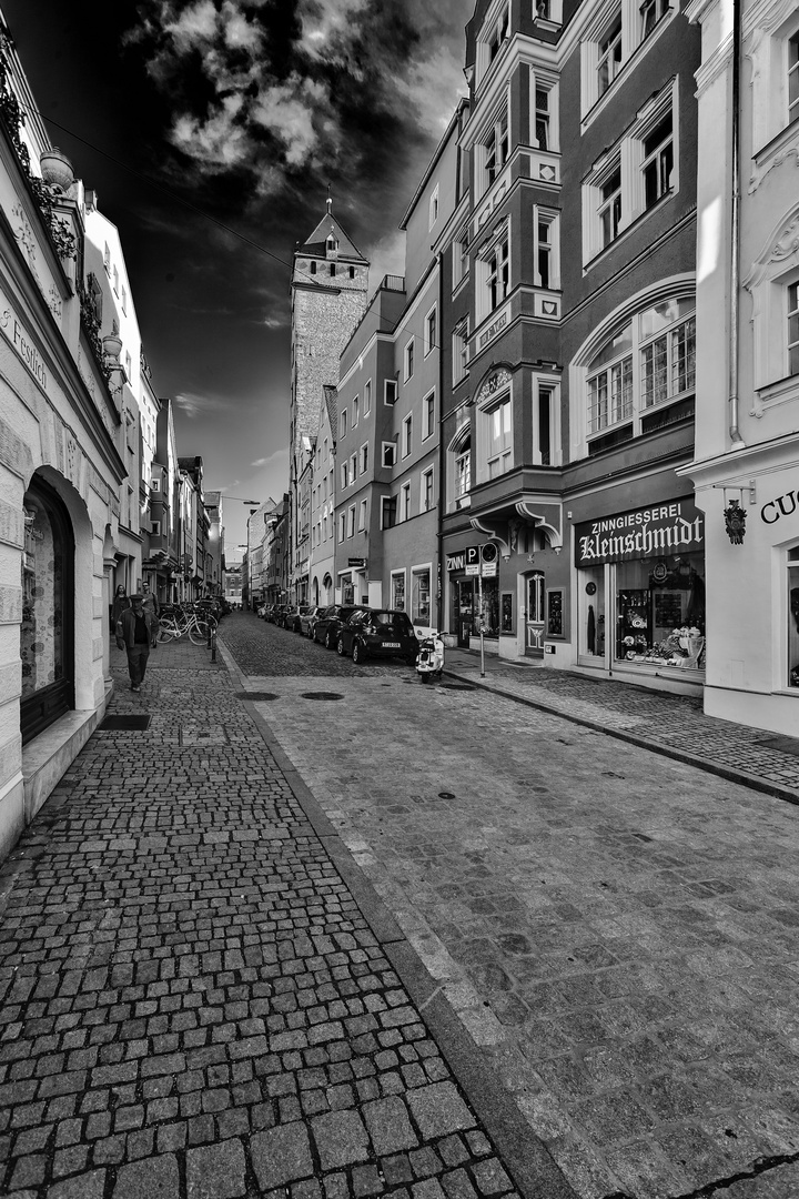 Regensburg Wahlenstr mit Goldenem Turm