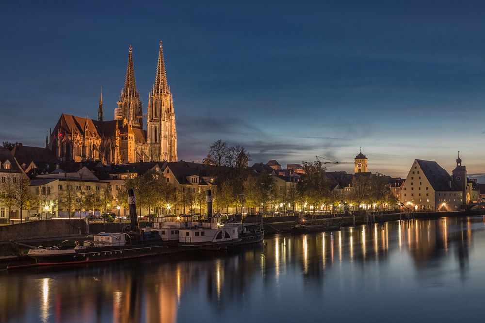 Regensburg zur "Blauen Stunde"