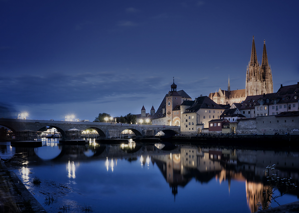 Regensburg zur blauen Stunde 
