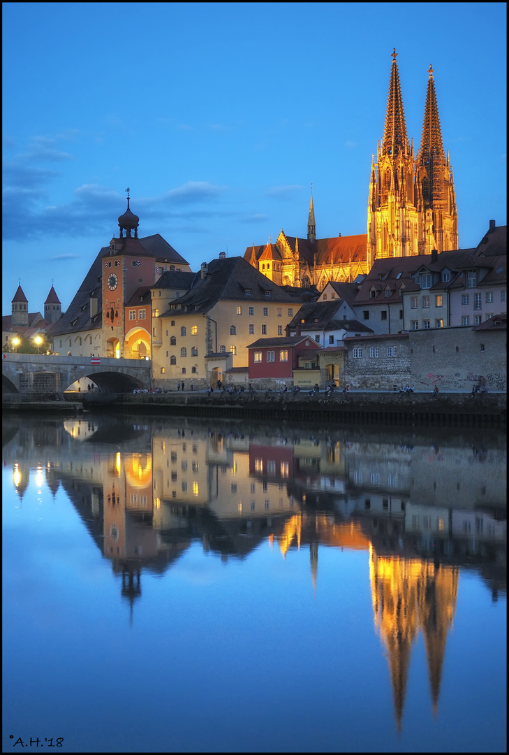Regensburg zur blauen Stunde